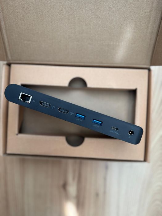 Докинг станция Bluebuilt с кабел/сив цвят