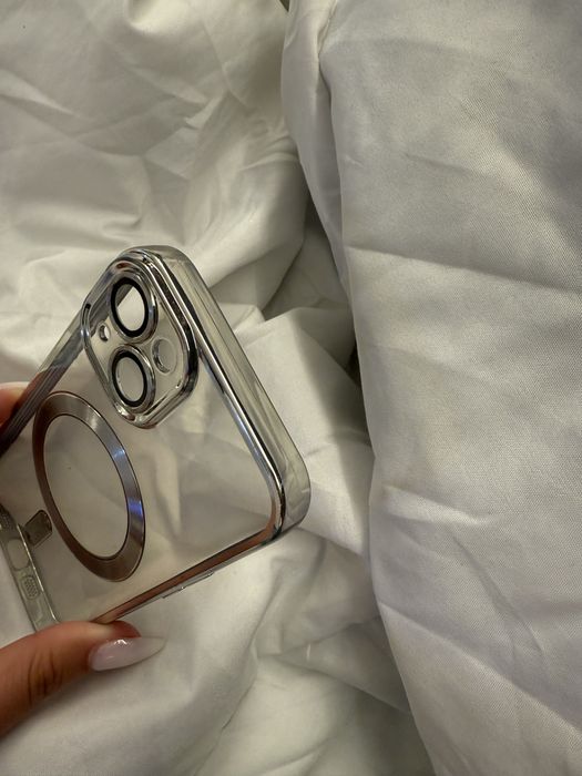 Vind huse iphon 13 noi