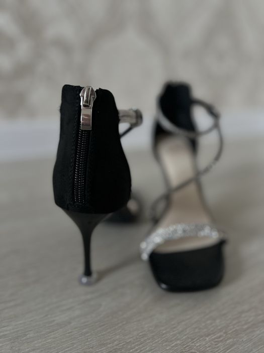 Туфли 37 размер.