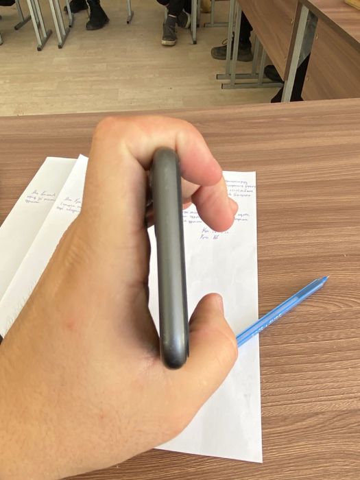 продам Айфон 11