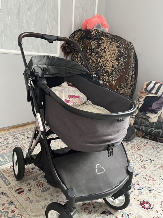 Каляска почти новая