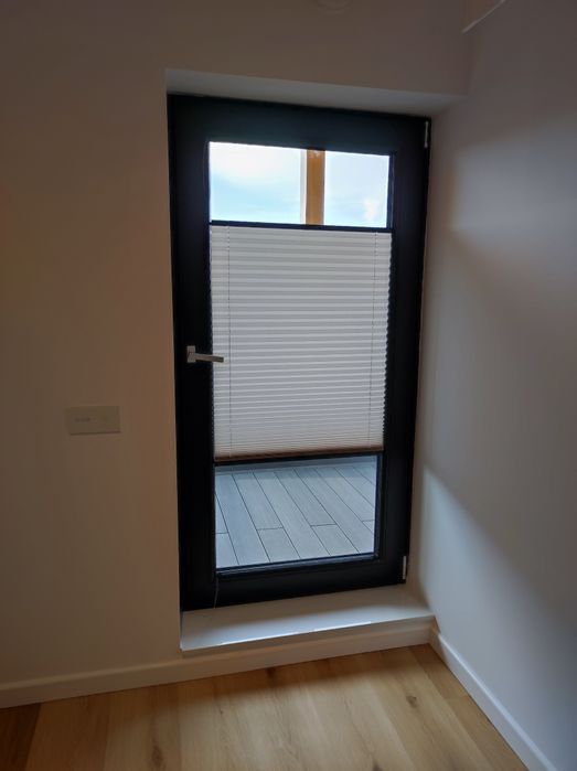 Jaluzele plisate cu material textil opac sau semitransparent