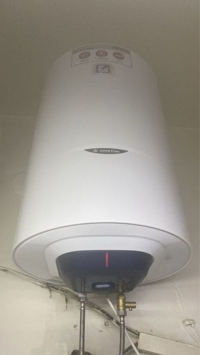 Бойлер новый Аристон
