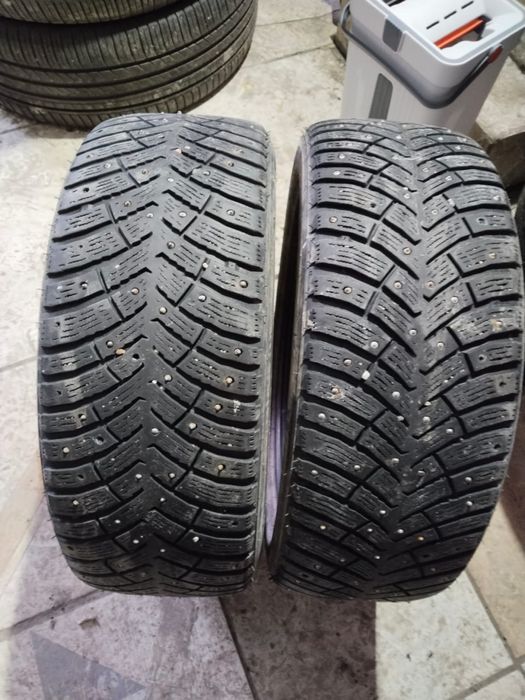 Продам 2 резины 205/55/R16