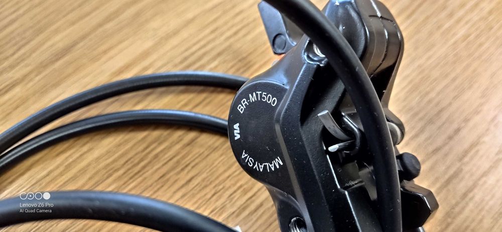 НОВA Задна Спирачкa: Shimano DEORE BL-MT501/BR-MT500