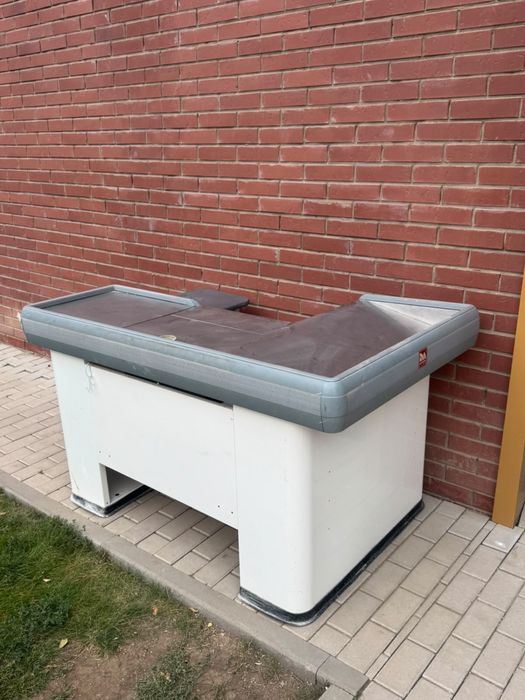 Кассовый стол для магазина