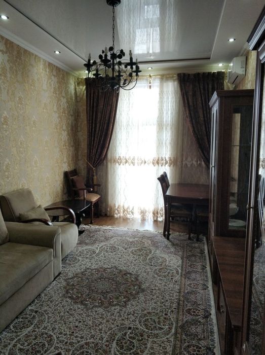 Продается квартира 3 комнаты 74 кв шота руставели высокопотолчка.