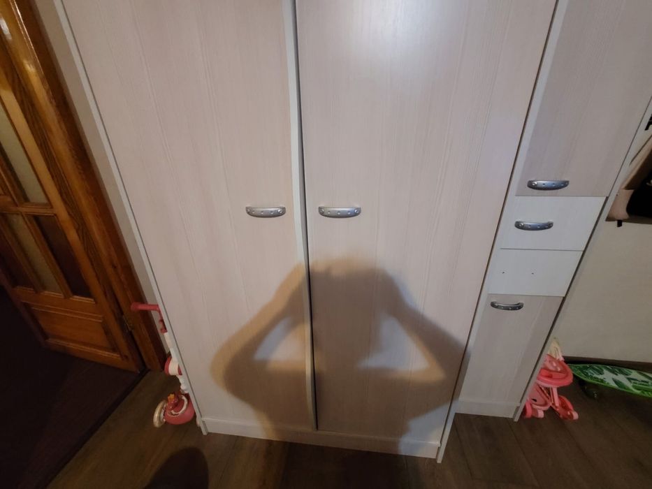 Шкаф с полками для детей