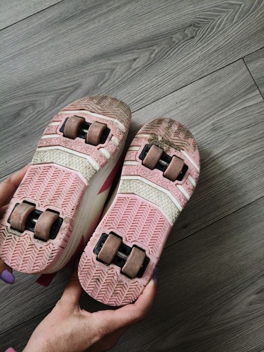 Adidași role numărul 34