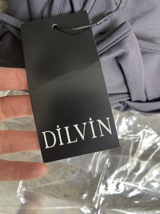 Платье на тонких лямках Dilvin