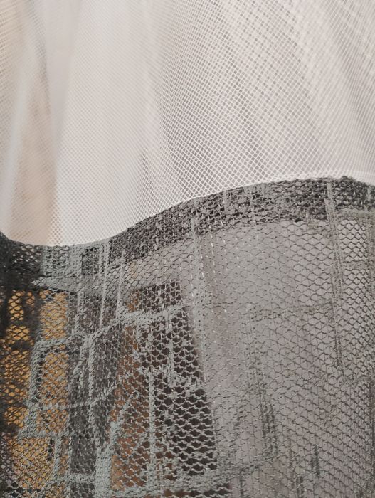 Продаю кух. тюль .Бел-серая сетка.