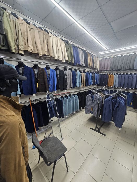 Продаётся бутик с товаром , точка наработаная.