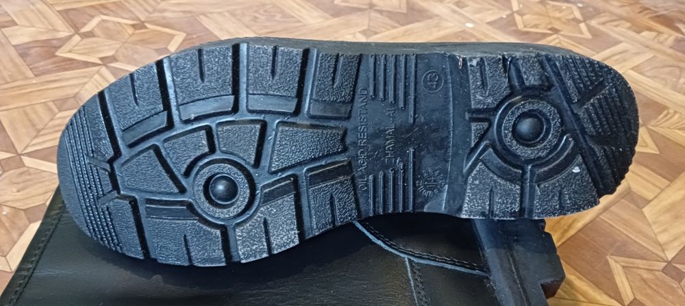 Продаются рабочие сапоги