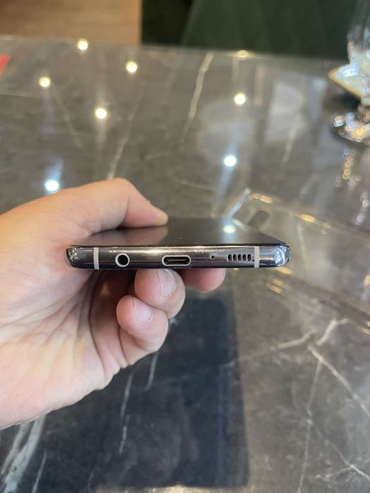 Самсунг с10 5G в черном цвете