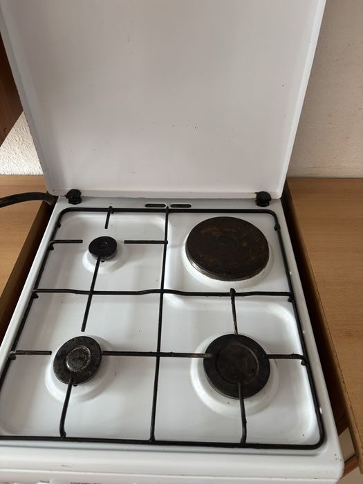 Продам газ плиту