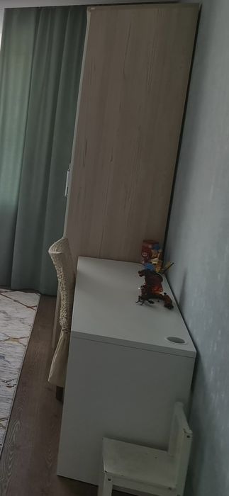 Стол Икея IKEA Икеа Микке письменный с выходными ящиками