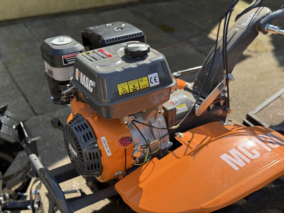 Motocultor nou, cu doar 3 ore de funcționare remorcă și alte accesorii