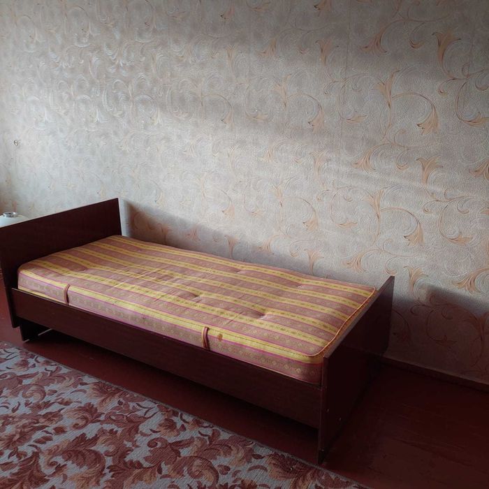 Продам Кровати деревянные