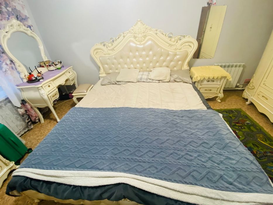 Спальный гарнитур