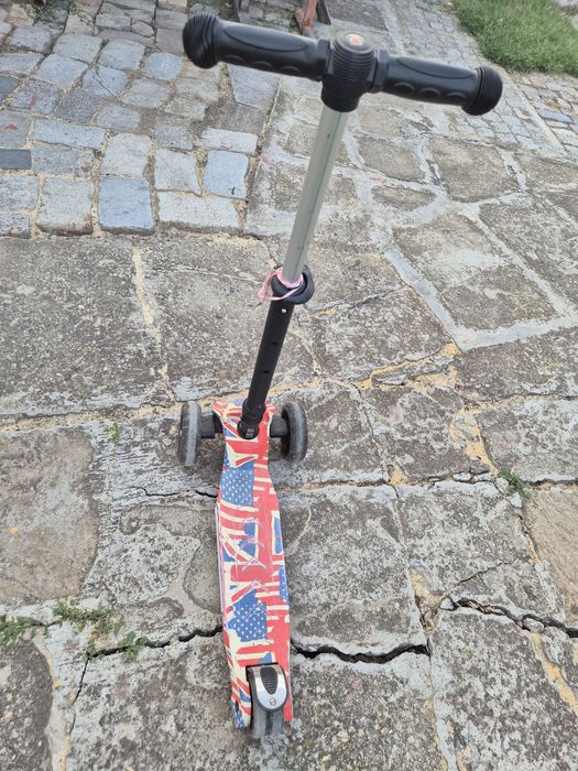 Светещ музикален скутер за дете happy bear