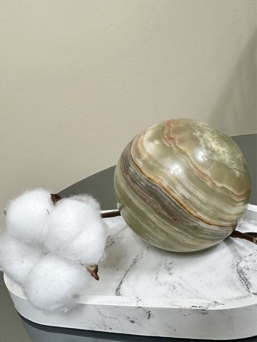 Оникс(Агат) форма шар, диаметр 70мм, вес 600гр.