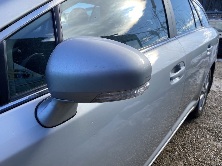 Тойота Авенсис Toyota Avensis T27 2010г На части 2.2 dcat 150 кс