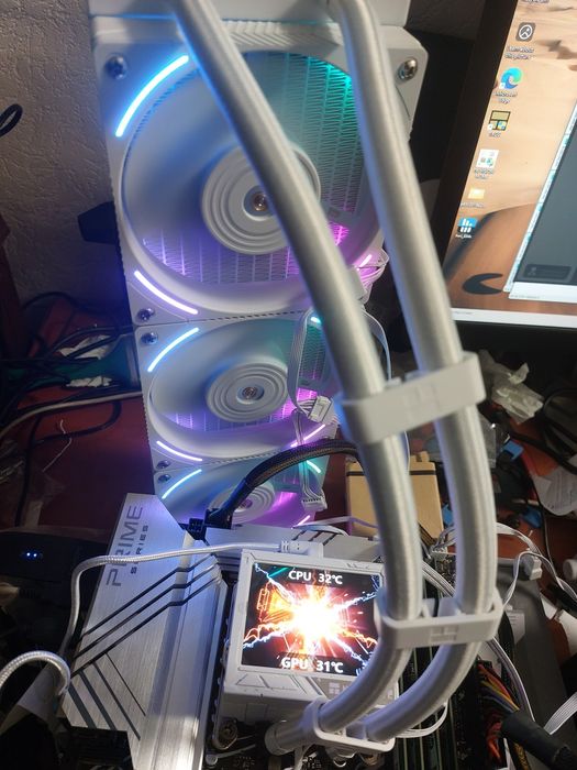 Cooler cpu cu display mare Thermalright Mjolnir Vision 360 RGB White ...