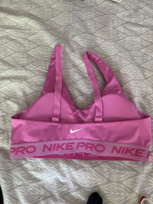 Спортен сутиен Nike и др.