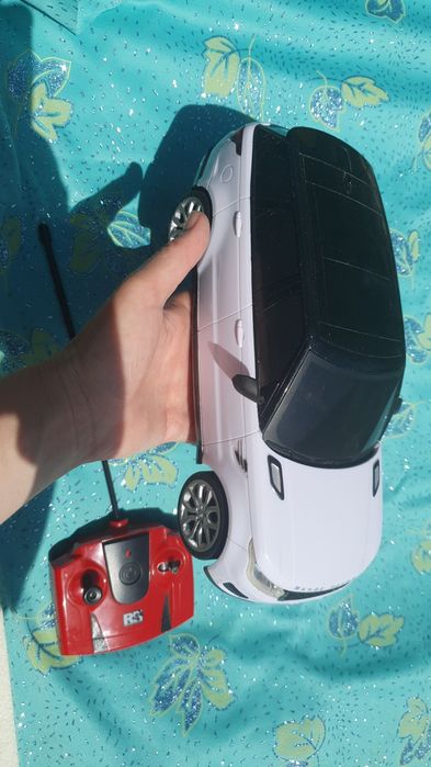 Продам Электромашинку на пульте