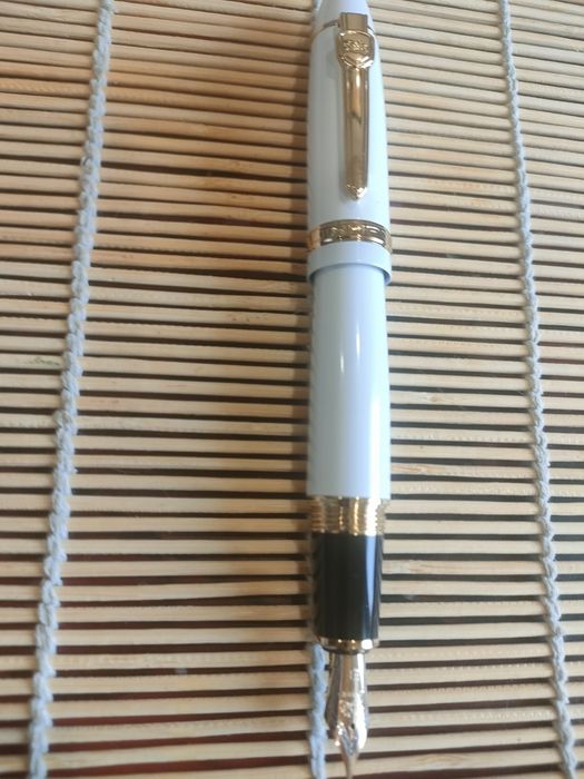 Продам перьевую ручку золотое перо!!!