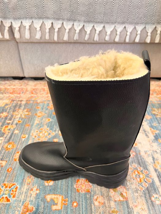 Продаю рабочие зимние сапоги