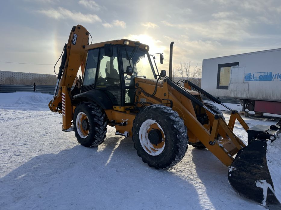 Эксковатор погрузчик