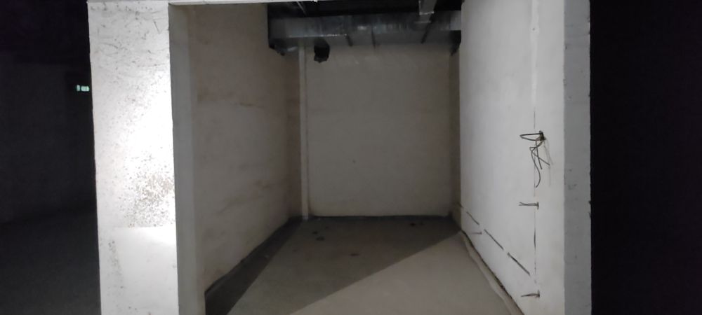 Торговый центр Карвон угловой магазин