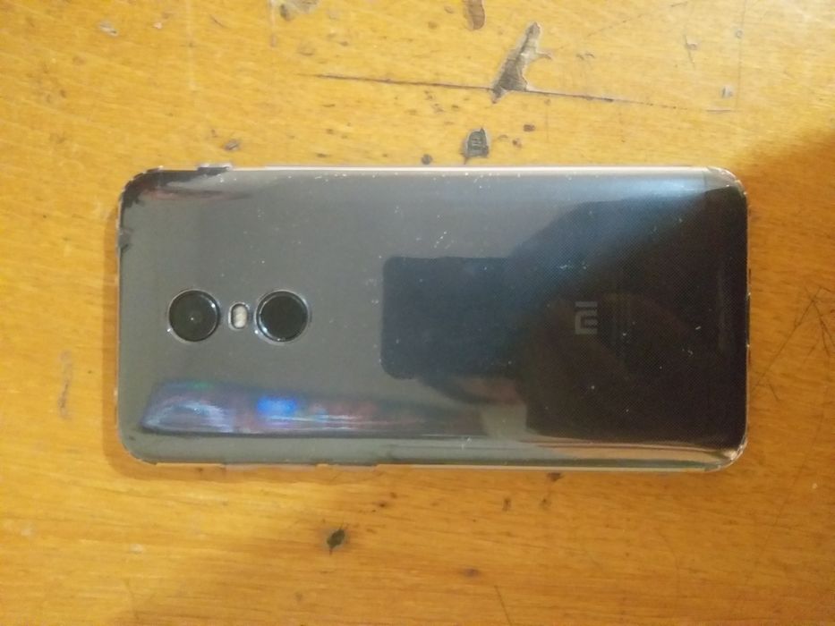 Redmi 5+   versiyasi 11  xotira 32GB yili -2019