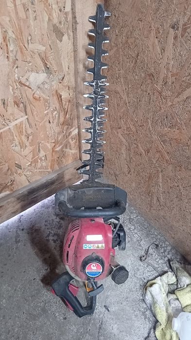 Mașină de tuns gard viu