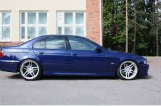 Продам Бмв е39, 2001 года выпуска.