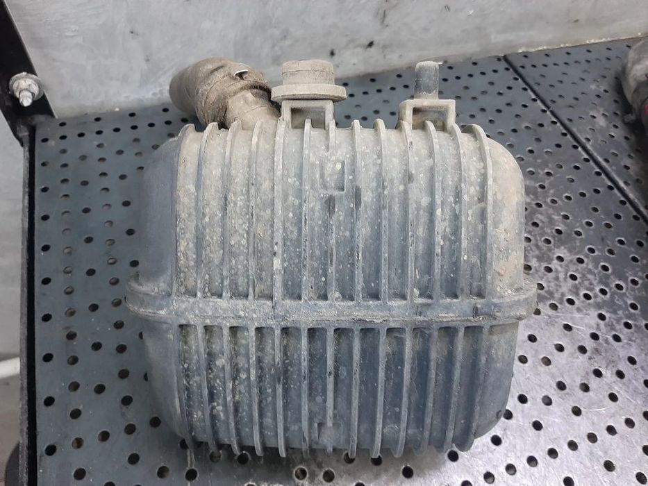 vas rezervor vacuum 2.0 tdi  audi a4 b7