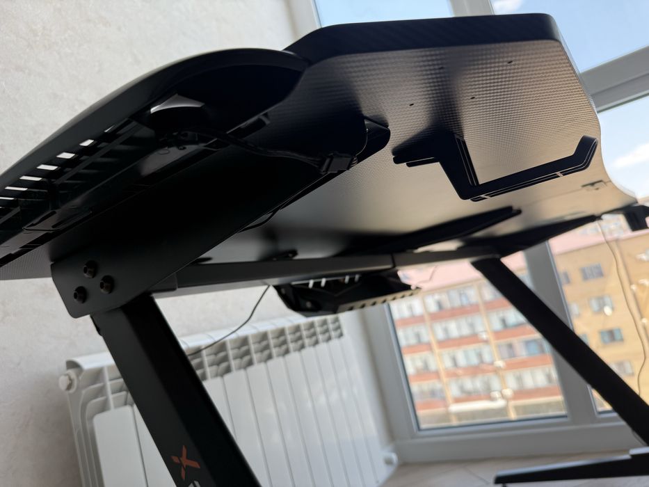 Компьютерный стол XRocker Jaguar Esports RGB