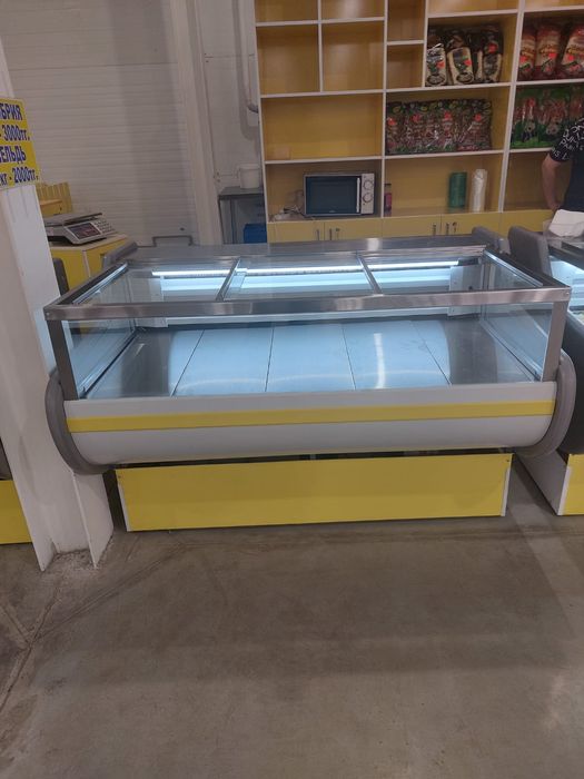 Холодидьные гастрономические витрины