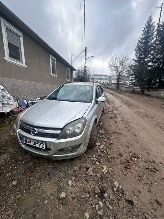 2 mașini de vânzare – Peugeot 206 + Opel Astra Break GPL – preț bun