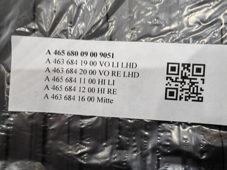 Продавам гумени стелки за Мерцедес бенц G class