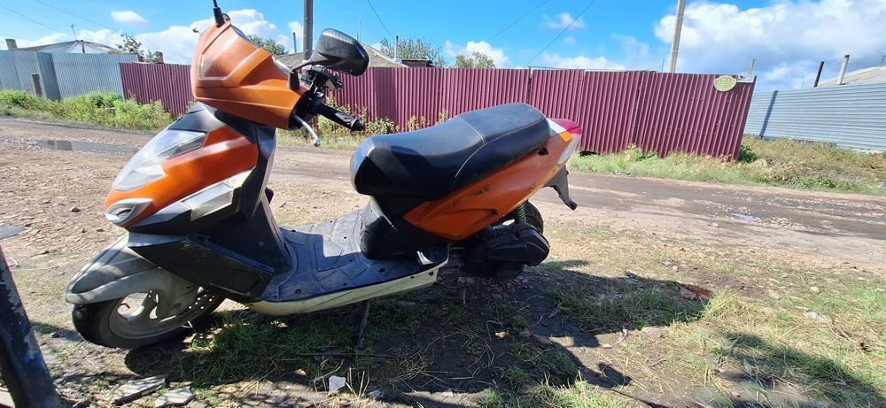 Продам скутер racer stels