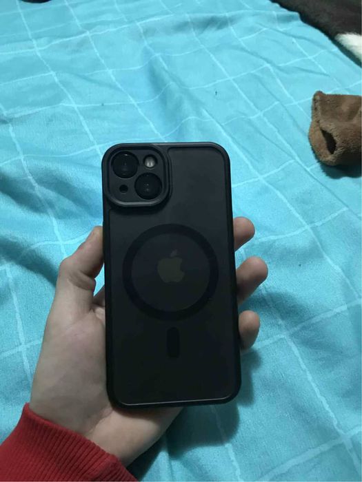 Vand iphone 13 urgent