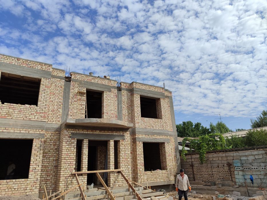 Nuldan uchastka kutaramiz gisht terish beton quyish tom yopish xizmati