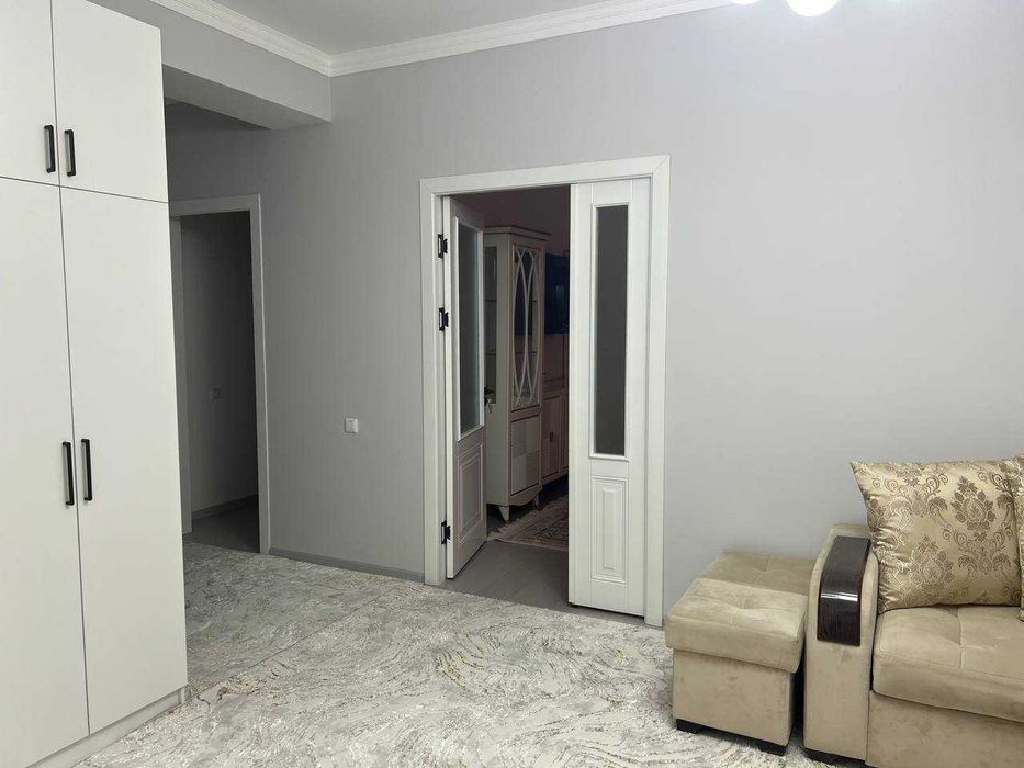 Сдается 4 комнатная квартира на Паркентском абсолютно новая квартираЖК