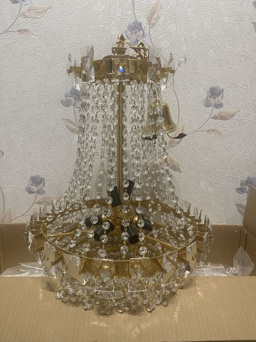 Хрустальная люстра под золото
