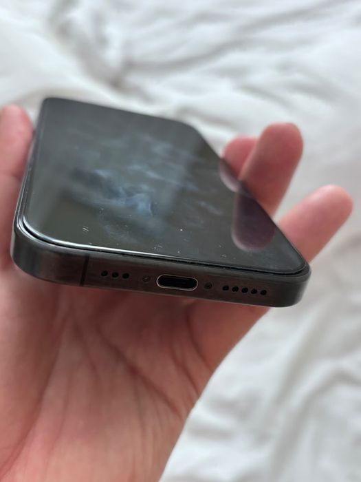 IPhone 15 pro 85%