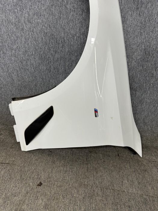 Aripa stanga Bmw seria 5 G30 G31 Culoare A300