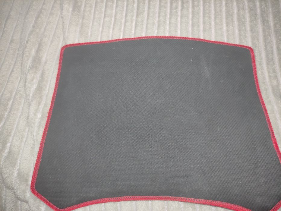 Vând mouse pad AOAS