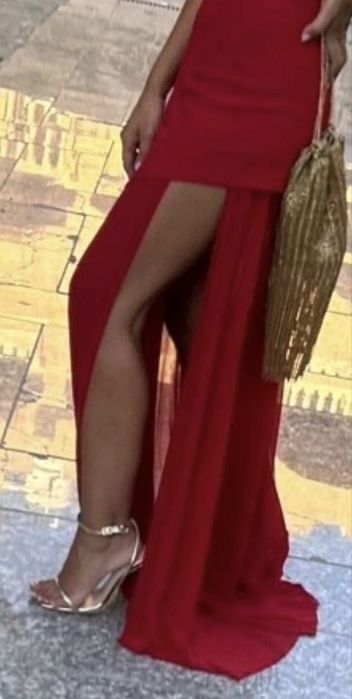 Златни обувки на ток